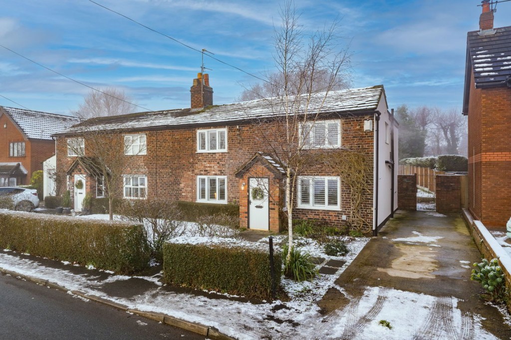 New Lane, Croft, Warrington, WA3 7LW